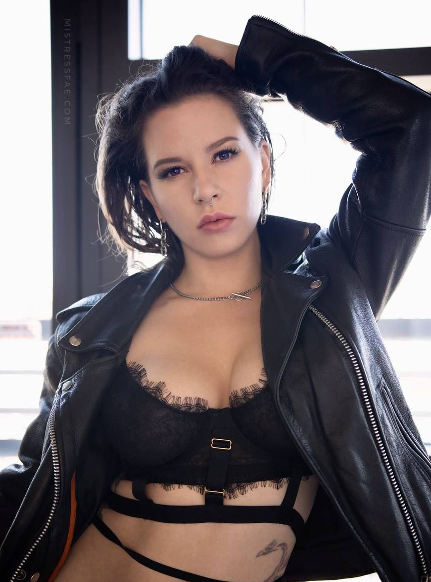 Анна привлекальеная девушка из Докучаевска цена от 4000 руб