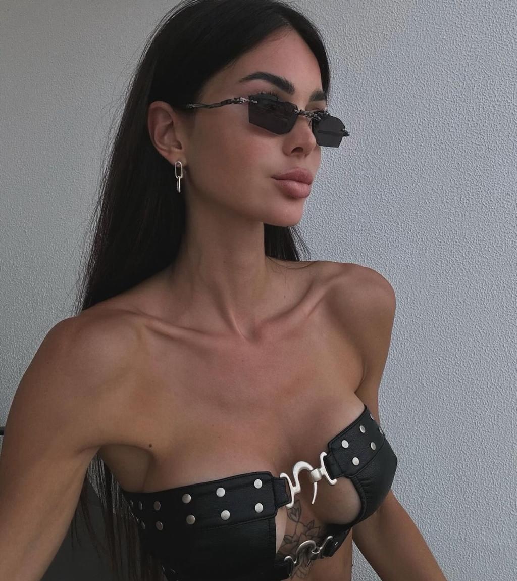 Энн привлекальеная девушка из Докучаевска цена от 6000 руб