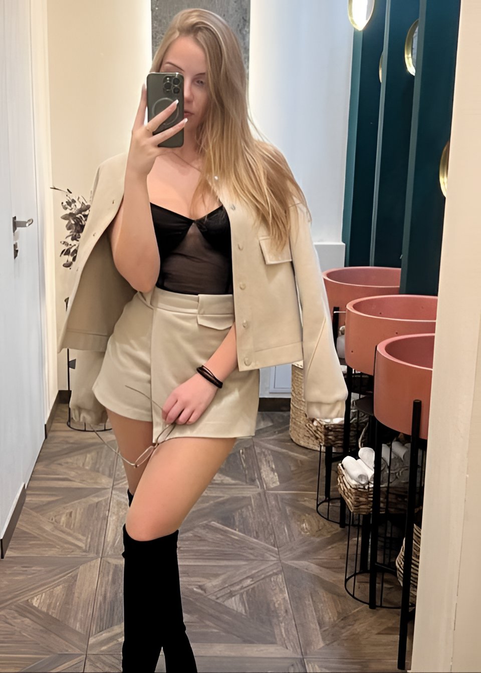 Соня привлекальеная девушка из Докучаевска цена от 10000 руб