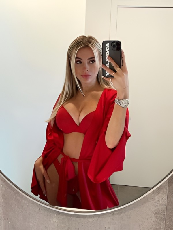 Галина привлекательная девушка из Докучаевска цена от 1500 руб