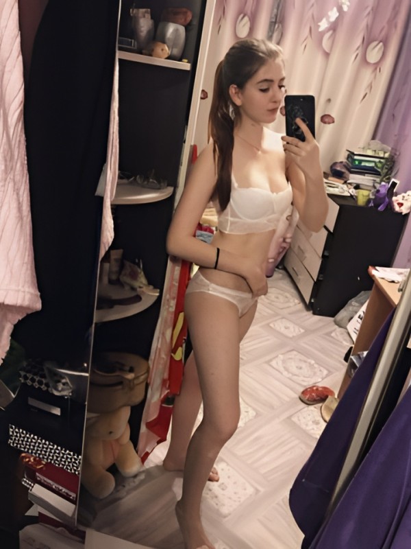 Лолита привлекательная девушка из Докучаевска цена от 5000 руб