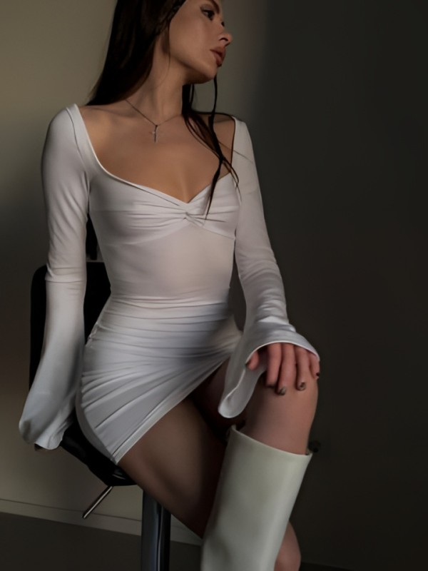 Ульяна привлекательная девушка из Докучаевска цена от 2500 руб