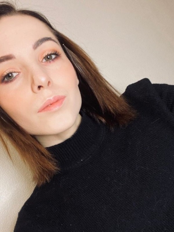 Инна привлекательная девушка из Докучаевска цена от 3500 руб