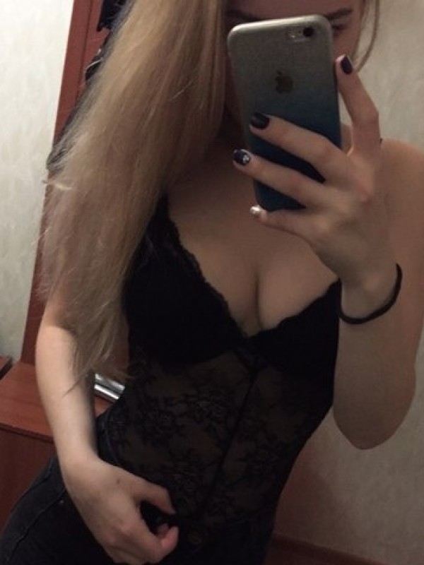 Алиска привлекательная девушка из Докучаевска цена от 3000 руб