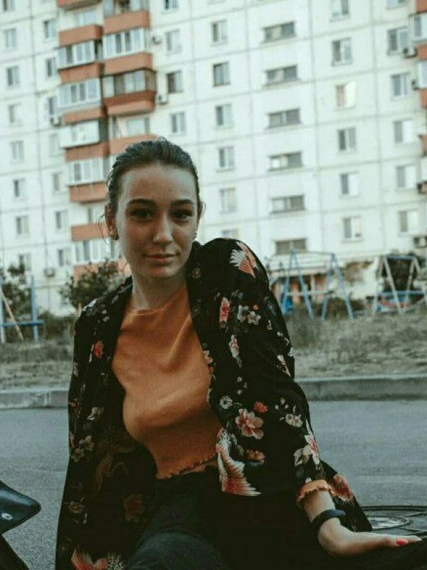 Лизка привлекательная девушка из Докучаевска цена от 3000 руб