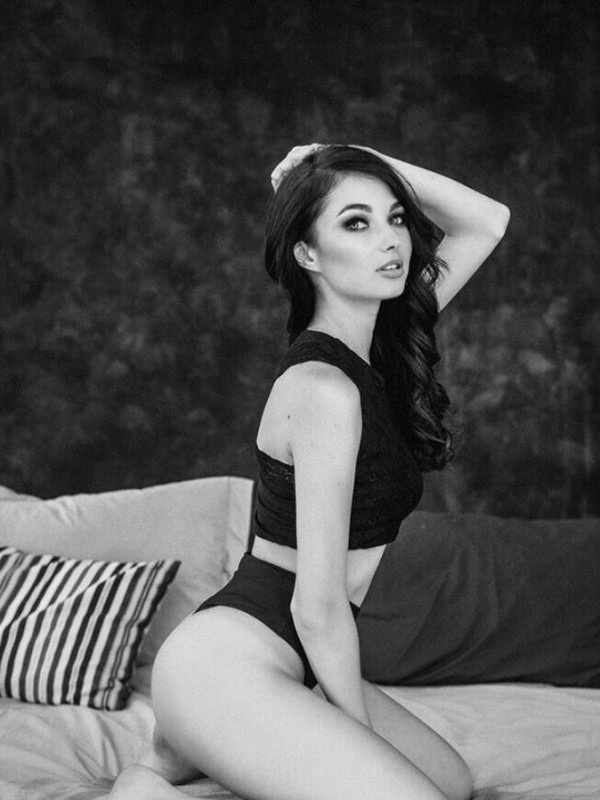 Тося привлекательная девушка из Докучаевска цена от 5000 руб